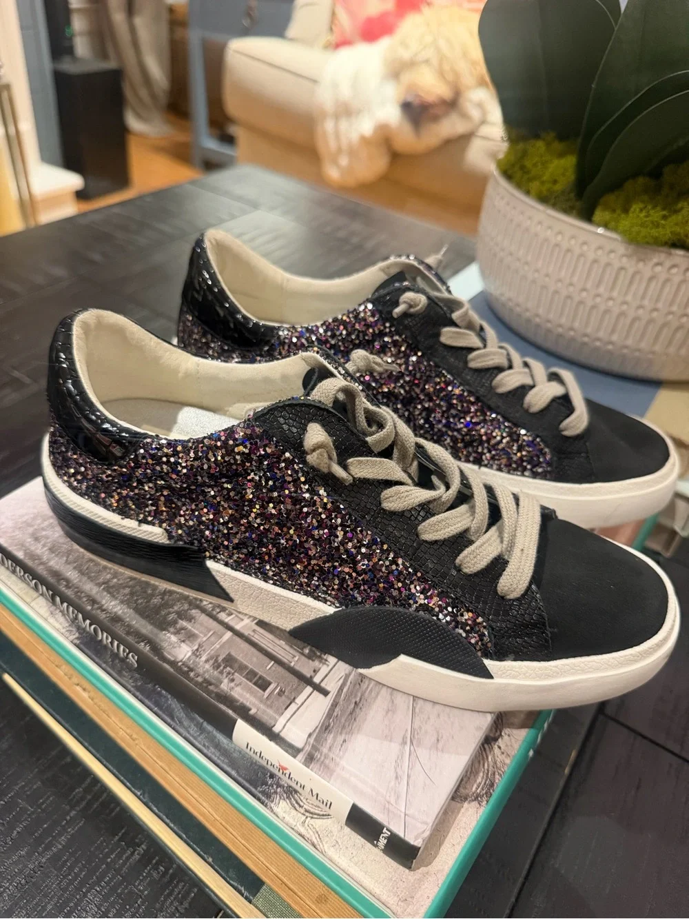 Dolce Vita Black Multicolor Glitter Low-Top Sneakers size 6.5